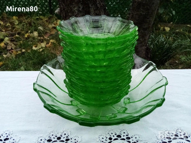 Сервиз купи - цветно стъкло - за 12 човека !