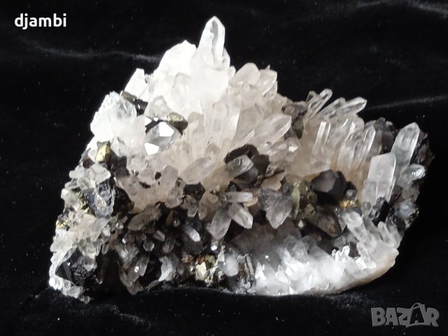 №169,Кварц,Планински кристал,Кварцова друза с халкопирит и сфалерит,Quartz Bulgaria,BGminerals,, снимка 5 - Декорация за дома - 44124682