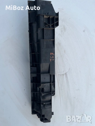 Стойка държач радиатор БМВ E92 E93 BMW, снимка 2 - Части - 53143722