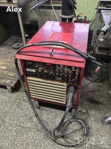 Продавам италиански заваръчен апарат AC DC, снимка 10 - Други машини и части - 53473002
