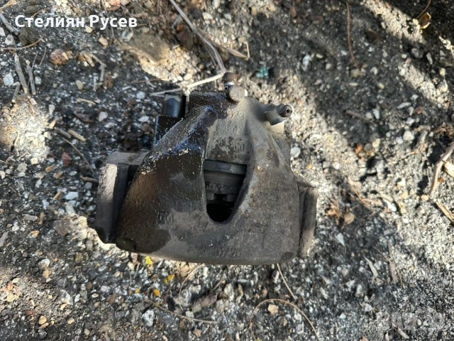 предни спирачни апарати за opel zafira a 1.6 101 к.с БЕНЗИН код на мотора X16XE20Z84045   -цена 30лв, снимка 4 - Части - 52039380