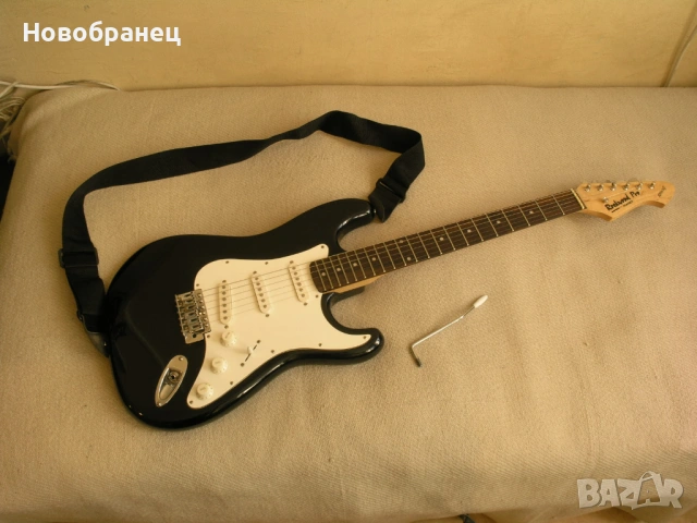 Китара с мек калъф, снимка 2 - Китари - 53367358