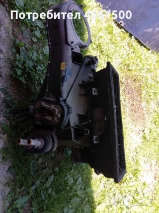 Кутия парно  без моторчета  за Опел Зафира фейслифт 2004г 2.0 дизел 101к.с