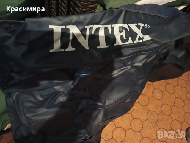 Въздушен матрак Intex, снимка 4 - Матраци - 43804813