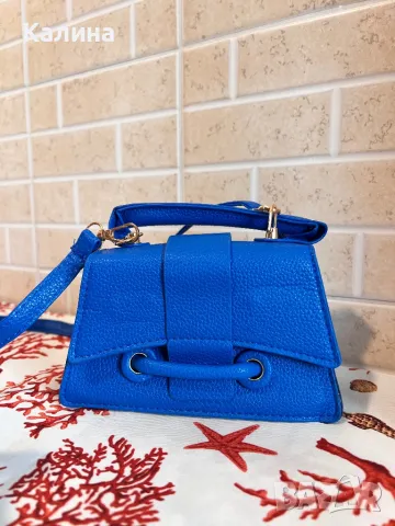 ЧИСТО НОВА Мини чанта в син цвят, снимка 6 - Чанти - 50205950