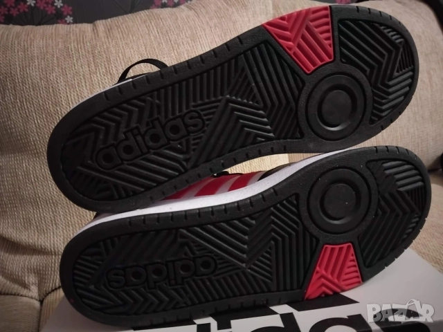 Мъжки кецове Адидас номер 40, снимка 6 - Маратонки - 52879890