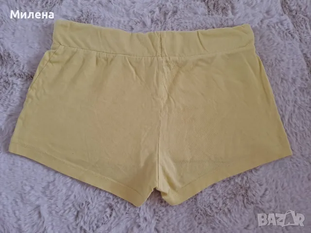 Жълти къси гащи, размер S, снимка 2 - Къси панталони и бермуди - 49661236