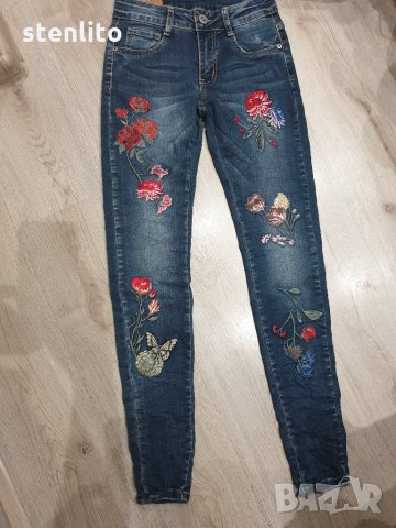 Дънки с цветна бродерия размер ХS, снимка 5 - Дънки - 21026573