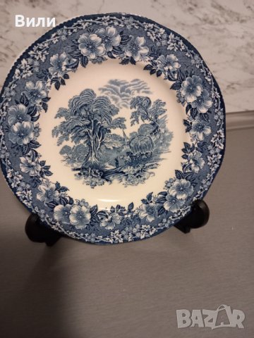 Красива чиния/плато  от английски порцелан , снимка 1 - Чинии - 43886688