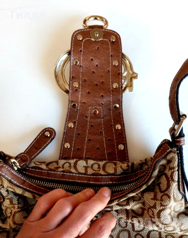 Guess оригинална чанта, снимка 9 - Чанти - 53337530