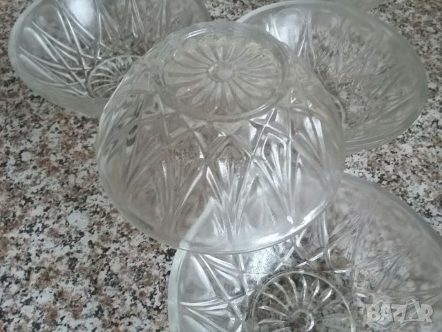 Комплект стъклени купички и чинии, снимка 6 - Сервизи - 37688837