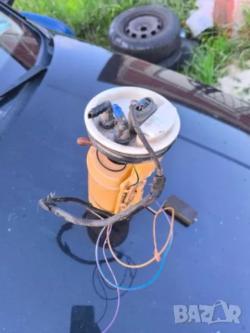 Бензинова помпа за Голф 4 1.6 , снимка 2 - Части - 50291827