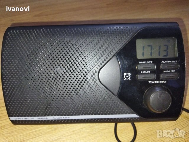 Преносим радиоприемник с FM, часовник и аларма, снимка 1 - Радиокасетофони, транзистори - 34224735
