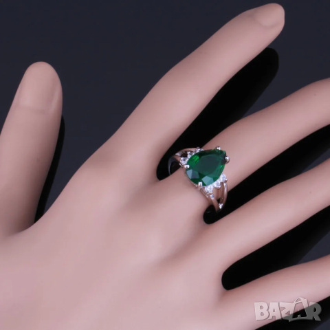 Сребърен комплект с кристали и изумруди, снимка 3 - Бижутерийни комплекти - 44886203