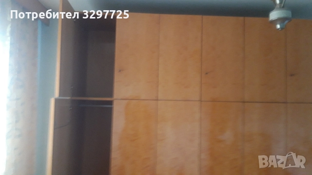 Продавам четирикрилен лакиран гардероб 🧥👗🌲Бял бор🌲, снимка 10 - Гардероби - 52580160