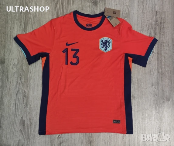 Нова футболна фланелка на Холандия M size Nike 