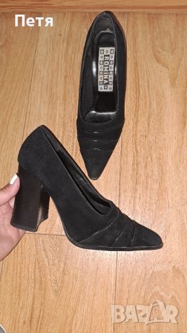 Черни велурени обувки с дебел ток