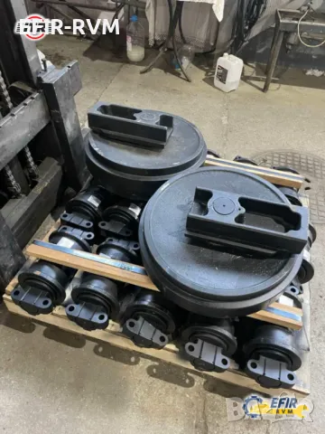 Ходова част - Вериги, Ленивци, Ролки и Звездочки за Булдозери и Багери, снимка 5 - Индустриална техника - 50355687