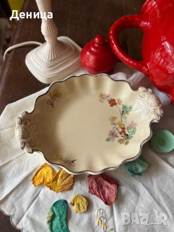 Ridgway 1930-1938 Жълто, но много нежно и с красиви дръжки с релефни цветя , снимка 4 - Други - 51335363