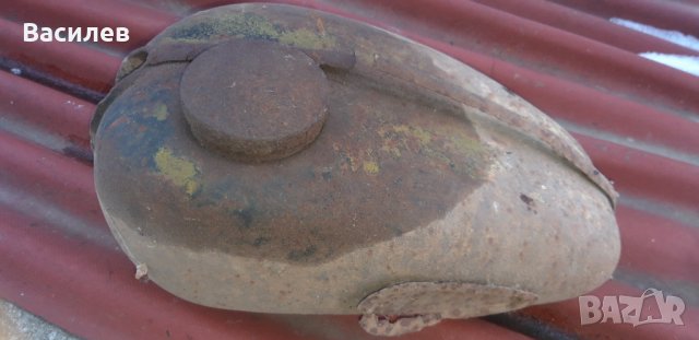 Стар рьждив резервоар от Киевка 125 К55, снимка 2 - Части - 39653689