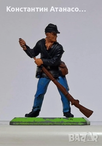 Стара фигурка на войник 