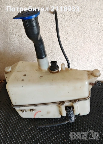 казанче течност за чистачки volvo v70 - s70 , снимка 1 - Части - 45477305