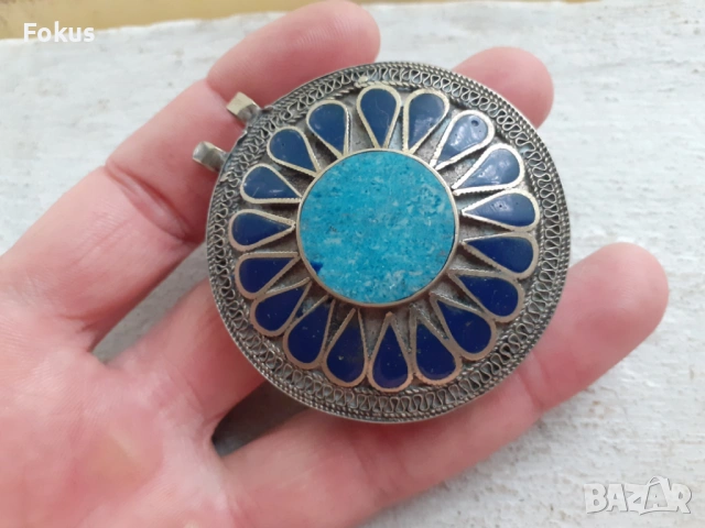 Стар антикварен медальон с лапис лазули, снимка 3 - Антикварни и старинни предмети - 53423707