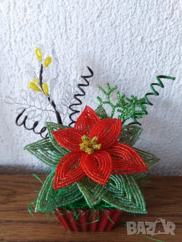 Цветя от мъниста-шишарки, снимка 6 - Изкуствени цветя - 43233657