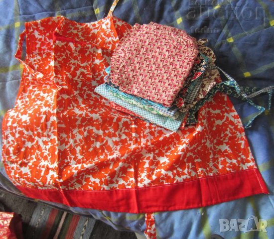 10 бр различни модели шити престилки. престилка чеиз дар плат, Стара вълнена тъкана, престилки, снимка 3 - Други ценни предмети - 28901671