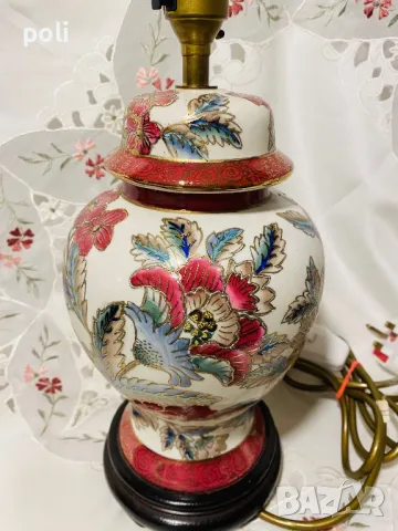 порцеланова настолна лампа