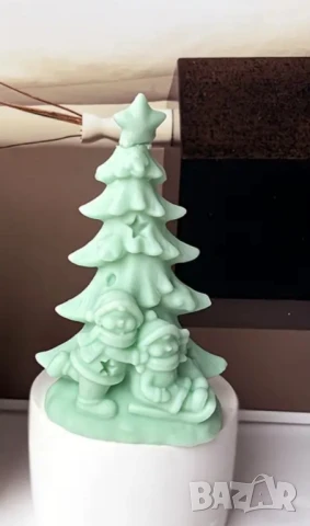Молд деца с коледна елха , снимка 3 - Форми - 50773058