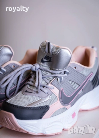 Nike Дамски Маратонки , снимка 2 - Маратонки - 52885935