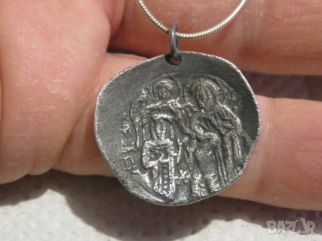 Старинен сребърен църковен, религиозен медальон и сребърно синджирче сребро