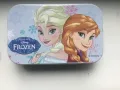 Колекция значки с метална кутийка на Frozen, снимка 2