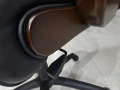 Директорски стол от естествена кожа и дървени подлакътници, снимка 12