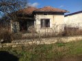Къща за реновиране основен ремонт в село Кардам 750 кв.м. двор област Добрич , снимка 1 - Къщи - 43867276