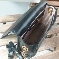 VALENTINO естествена кожа чанта през рамо( от 400 до 1 400 $ в интернет сайтове), снимка 13 - Чанти - 33027258