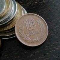 Монета - Япония - 10 йени | 1977г., снимка 1 - Нумизматика и бонистика - 28546252