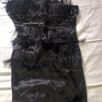 Елегантна черна рокля с пера от щраус, снимка 2 - Рокли - 28757523