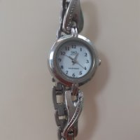 Дамски часовник Q&Q- кварцов,работещ, снимка 1 - Дамски - 37748266
