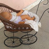 Ретро бебешка количка за кукли - голяма, снимка 1 - Антикварни и старинни предмети - 42934611