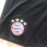 Спортни панталони Adidas FC BAYERN MUNCHEN, снимка 4 - Детски къси панталони - 36990223