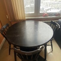 Черна дървена трапезна маса (150 см) и 4 стола, снимка 2 - Маси - 43435899