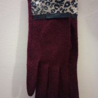 Дамски ръкавици от вълна с тигров акцент, снимка 1 - Ръкавици - 43734454