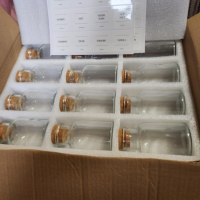 Комплект стъклени буркани за подправки Livabl с коркови капаци и етикети - Опаковка от 12 (125 мл), снимка 7 - Аксесоари за кухня - 44865444