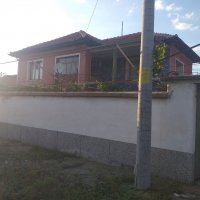 Самостоятелна къща на 2 етажа, снимка 3 - Къщи - 37668052