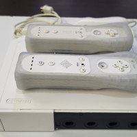 NINTENDO WII КОНЗОЛА + 2 REMOTE CONTROL , снимка 5 - Nintendo конзоли - 44880133