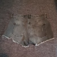 Дамски дънков къс панталон Н&М, снимка 2 - Къси панталони и бермуди - 36871235