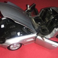 Метална количка BMW Z8 Maisto - Мащаб 1:24, снимка 1 - Колекции - 38293914