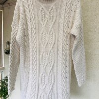Модерен пуловер ,памук,млечен цвят, снимка 1 - Блузи с дълъг ръкав и пуловери - 26935095